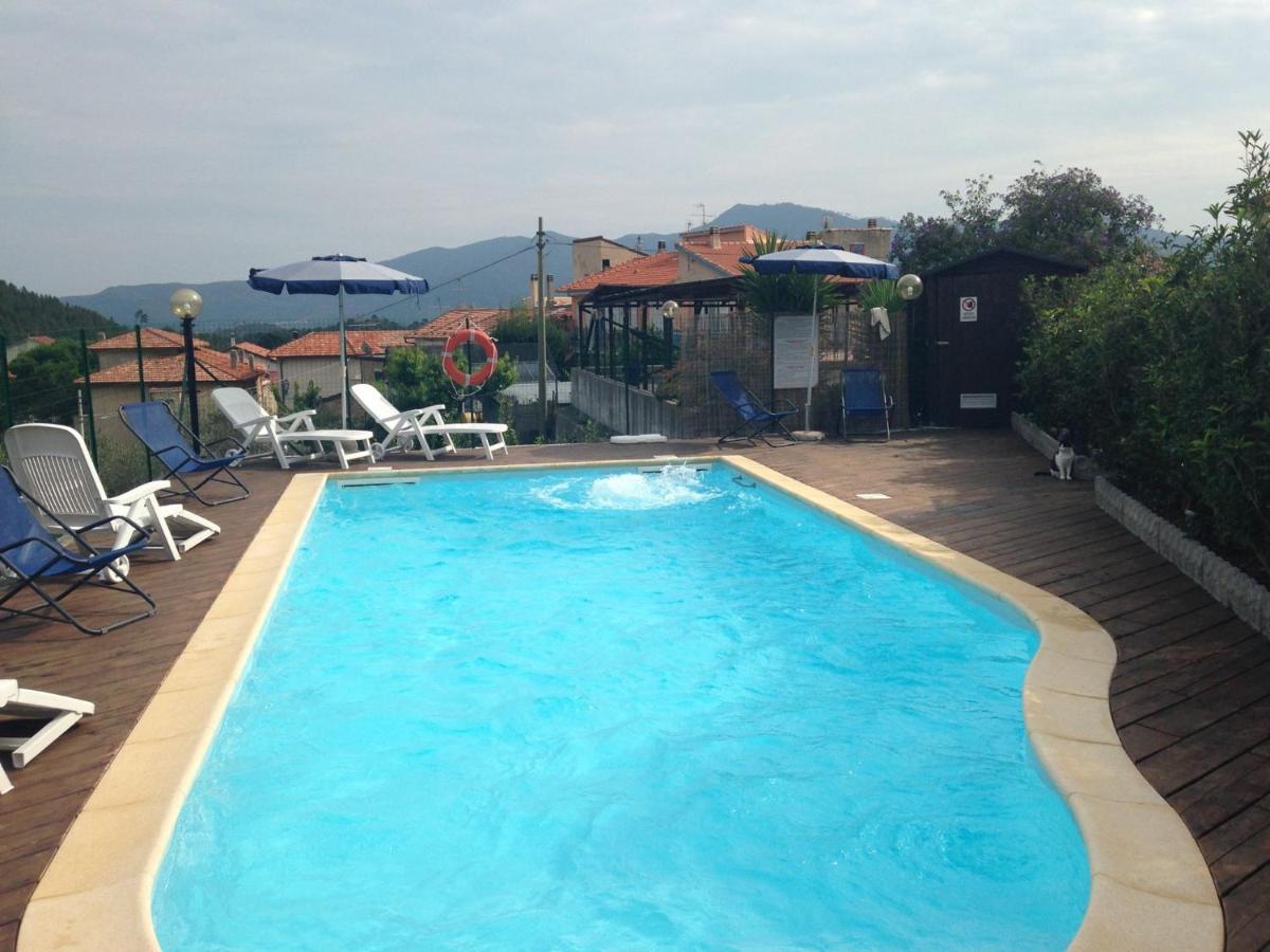 Gli Angeli Agriturismo Villa Cisano sul Neva Bagian luar foto