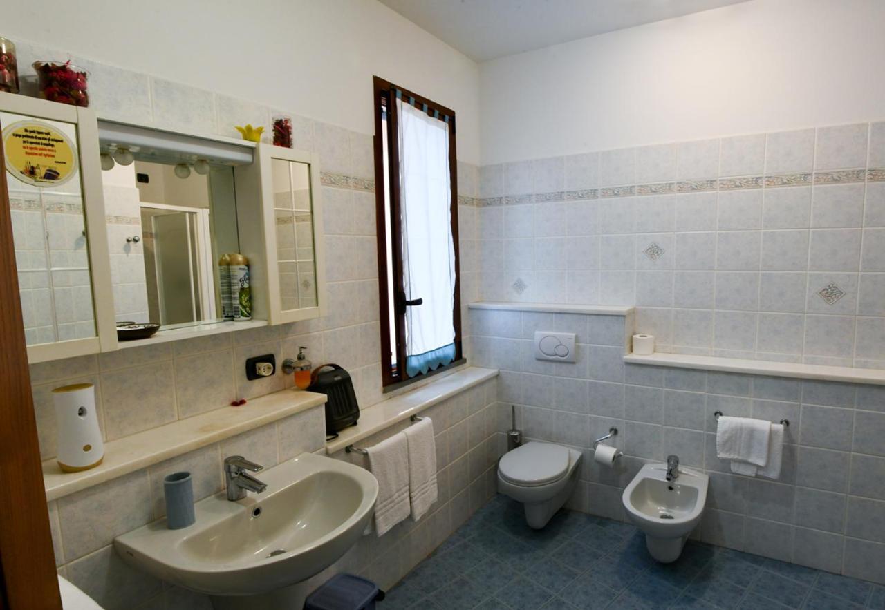Gli Angeli Agriturismo Villa Cisano sul Neva Bagian luar foto