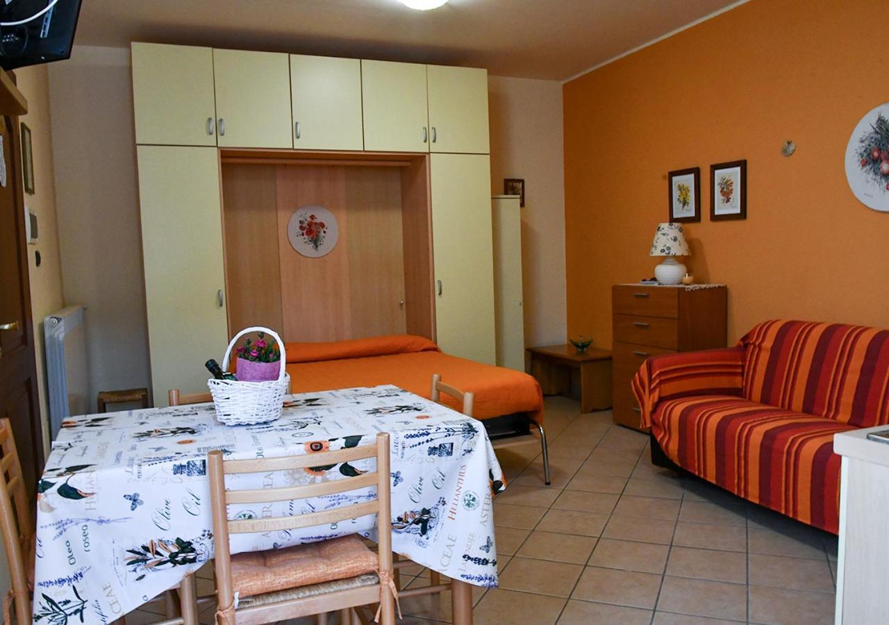 Gli Angeli Agriturismo Villa Cisano sul Neva Bagian luar foto