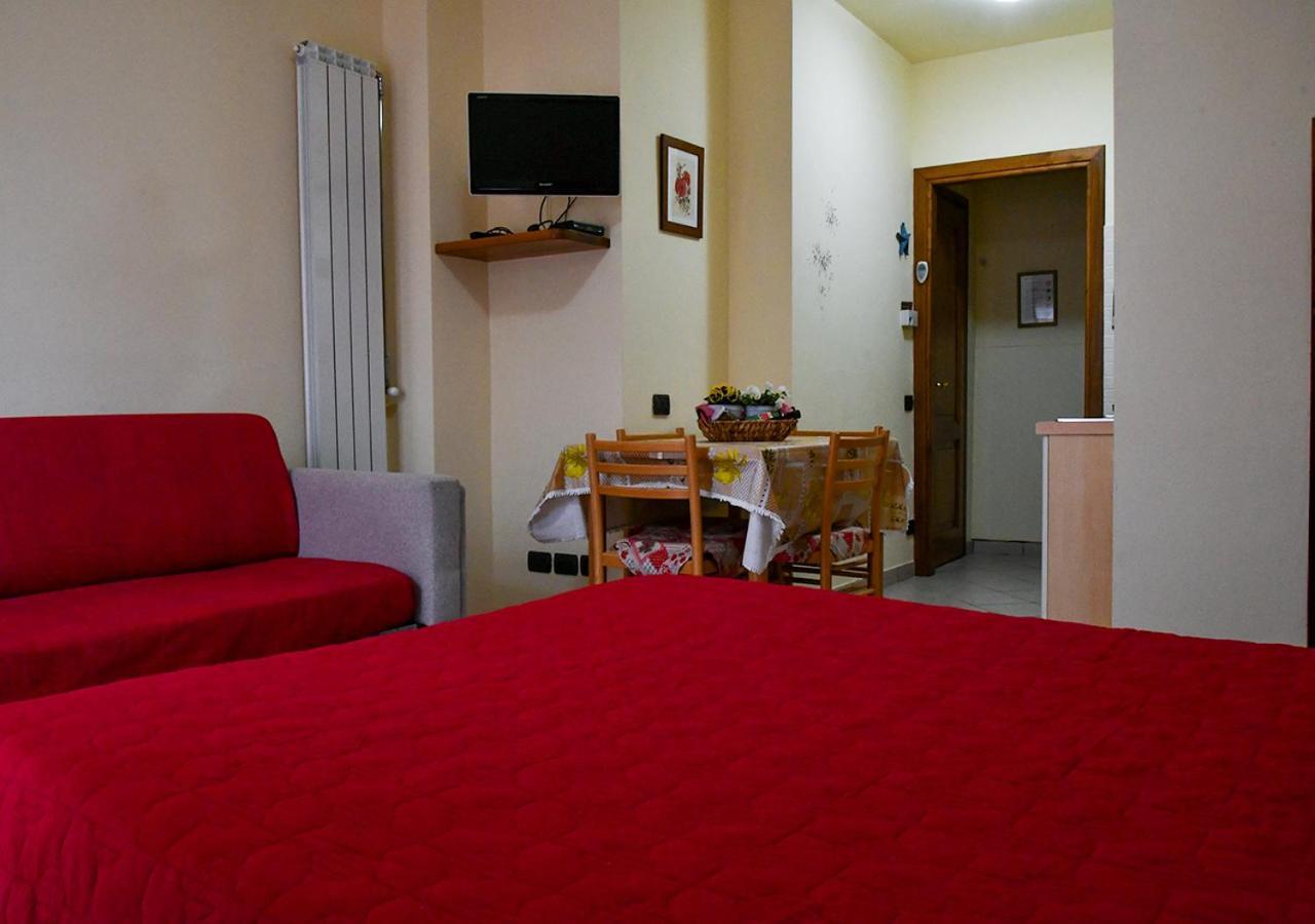 Gli Angeli Agriturismo Villa Cisano sul Neva Bagian luar foto