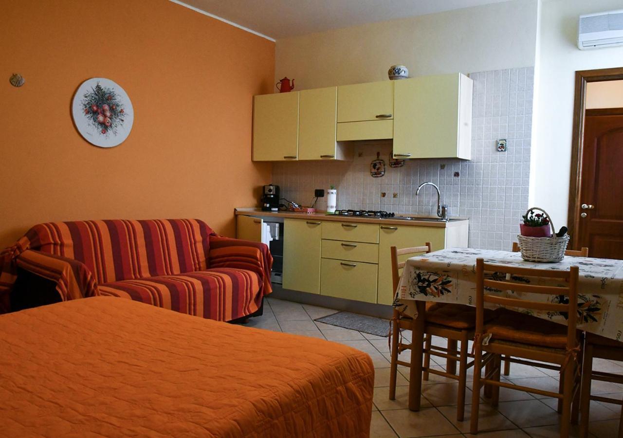 Gli Angeli Agriturismo Villa Cisano sul Neva Bagian luar foto