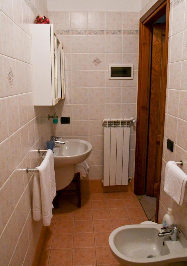 Gli Angeli Agriturismo Villa Cisano sul Neva Bagian luar foto