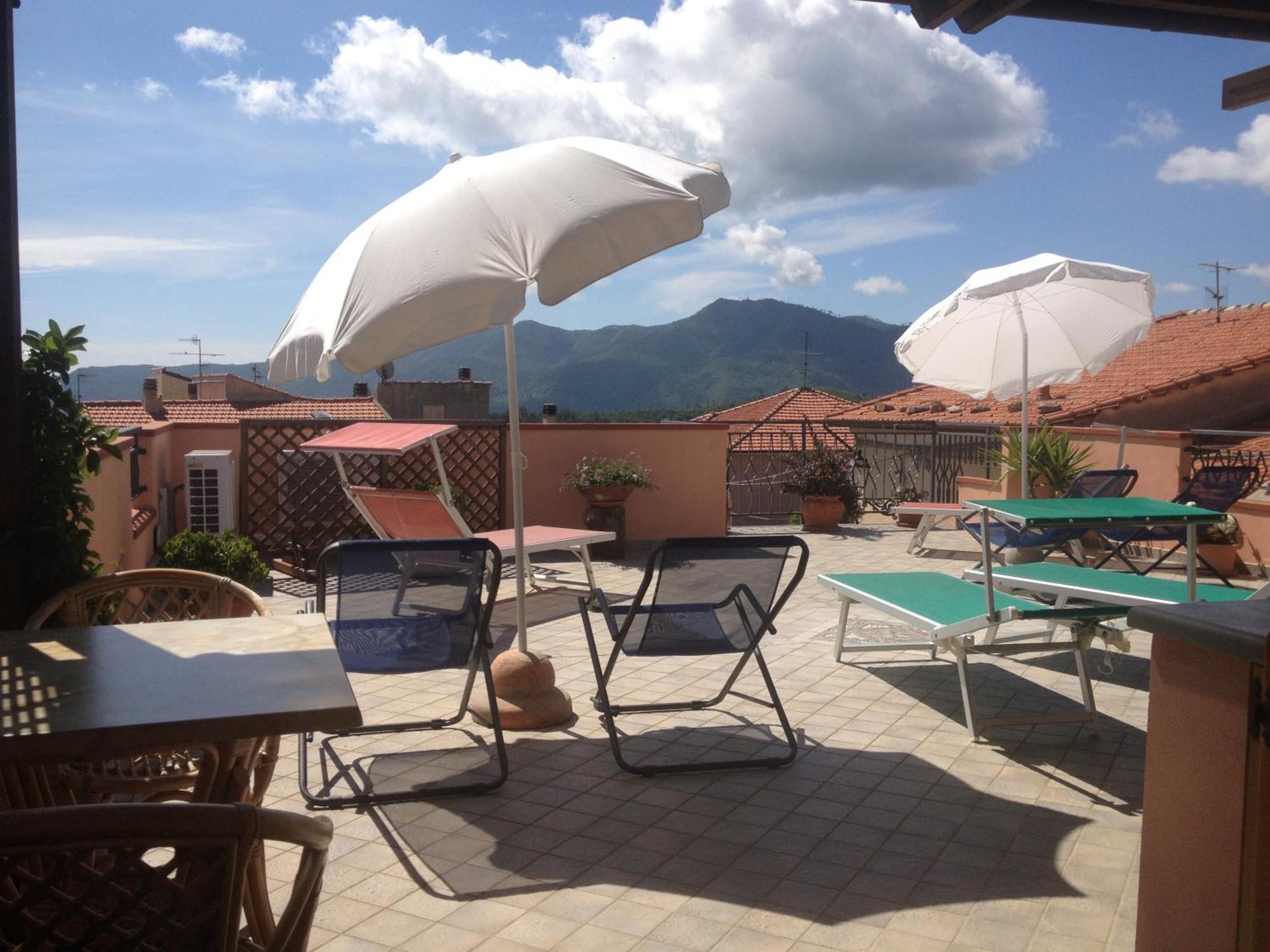 Gli Angeli Agriturismo Villa Cisano sul Neva Bagian luar foto