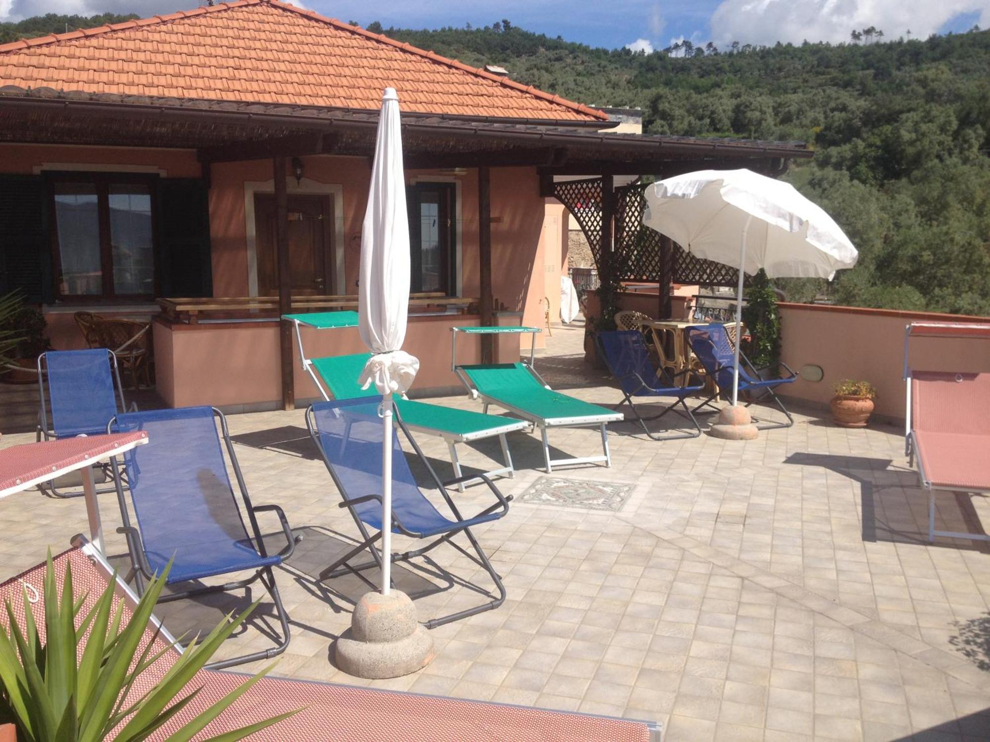 Gli Angeli Agriturismo Villa Cisano sul Neva Bagian luar foto